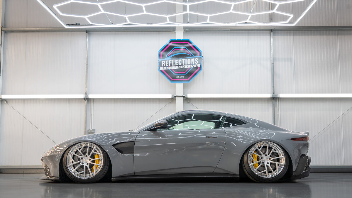 Aston Martin V8 Vantage