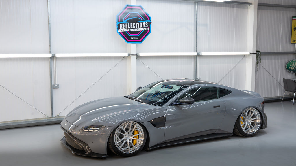 Aston Martin V8 Vantage