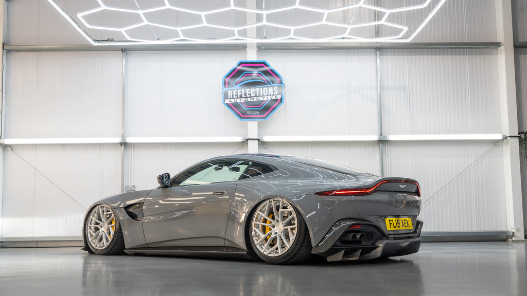 Aston Martin V8 Vantage